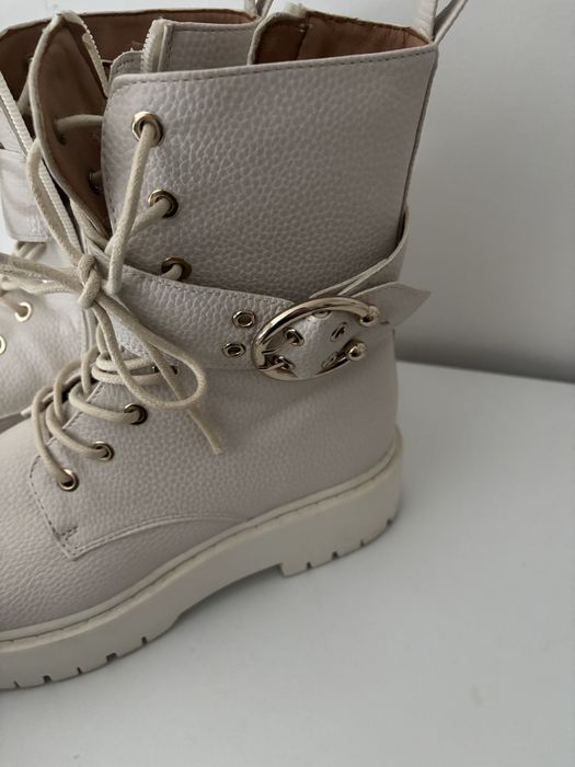 Botas brancas 38