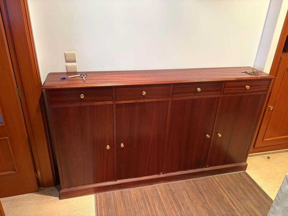 Sapateira de grandes dimensões