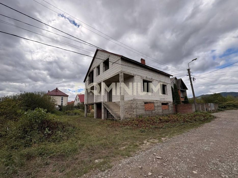 Продається будинок в м. Хуст Закарпатська область