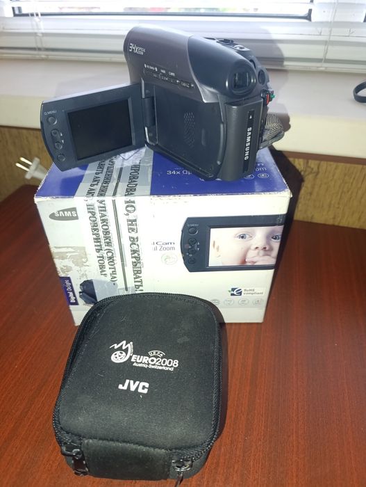 Продам відео камеру та фотокамеру