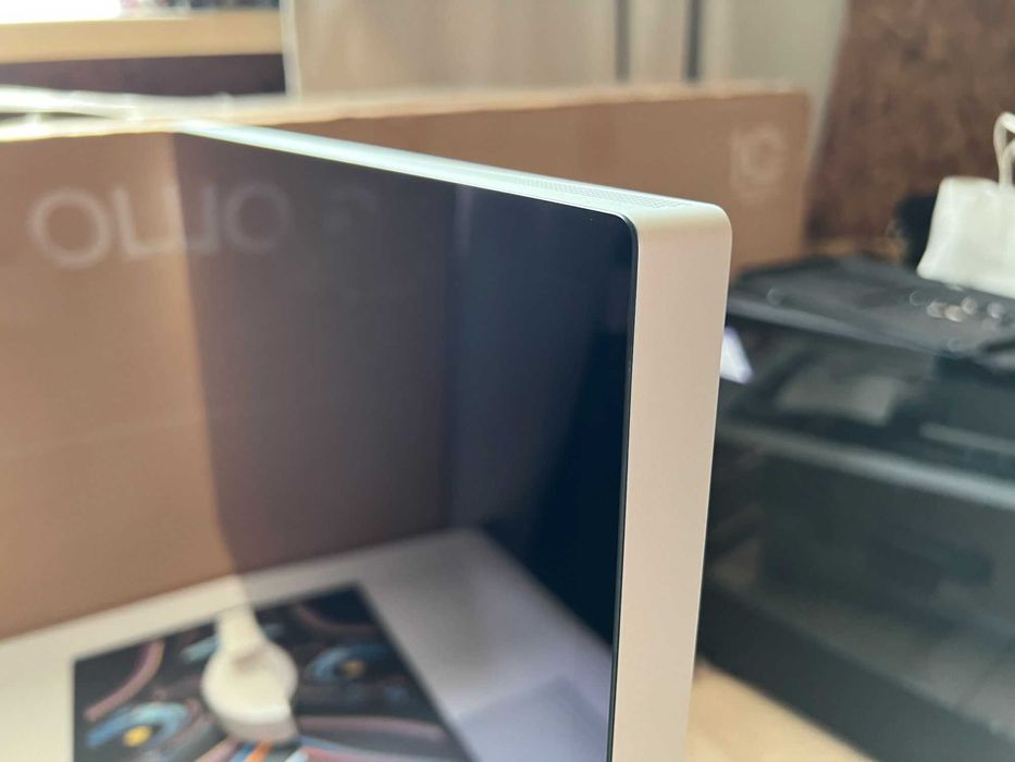 Apple Studio Display Tilt-adjustable stand (Standard glass)