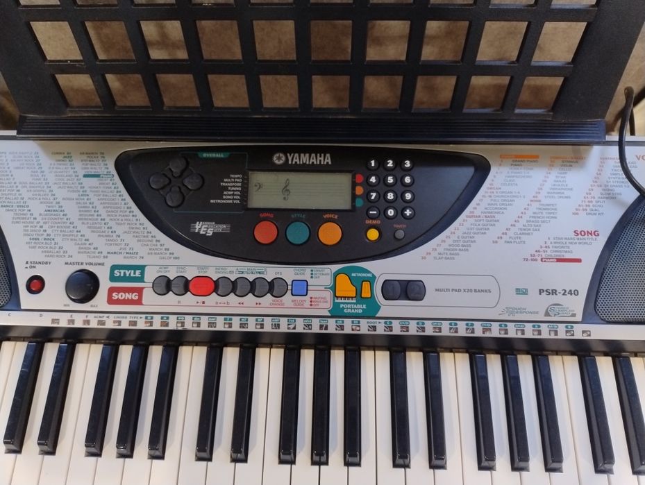 Синтезатор YAMAHA PRS 240