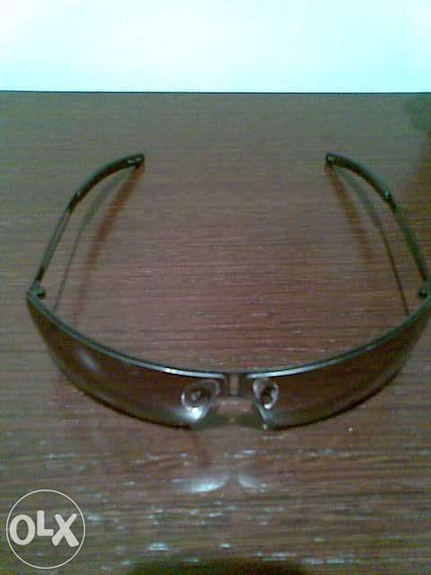 Oculos de sol cinzentos