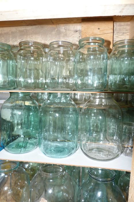 Банки скляні . (0,5 ,1, 1,5, 2, 3 л)