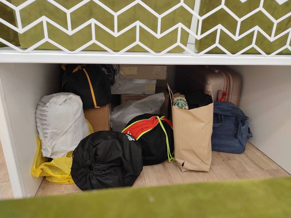 Набір: диван, ліжко, стіл, 4 пуфа, подушки. 9 меблів в одному!