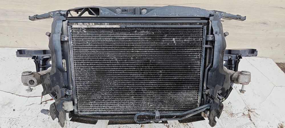 Pas Przedni kompletny Audi A4 B6 8E 1.9 TDI