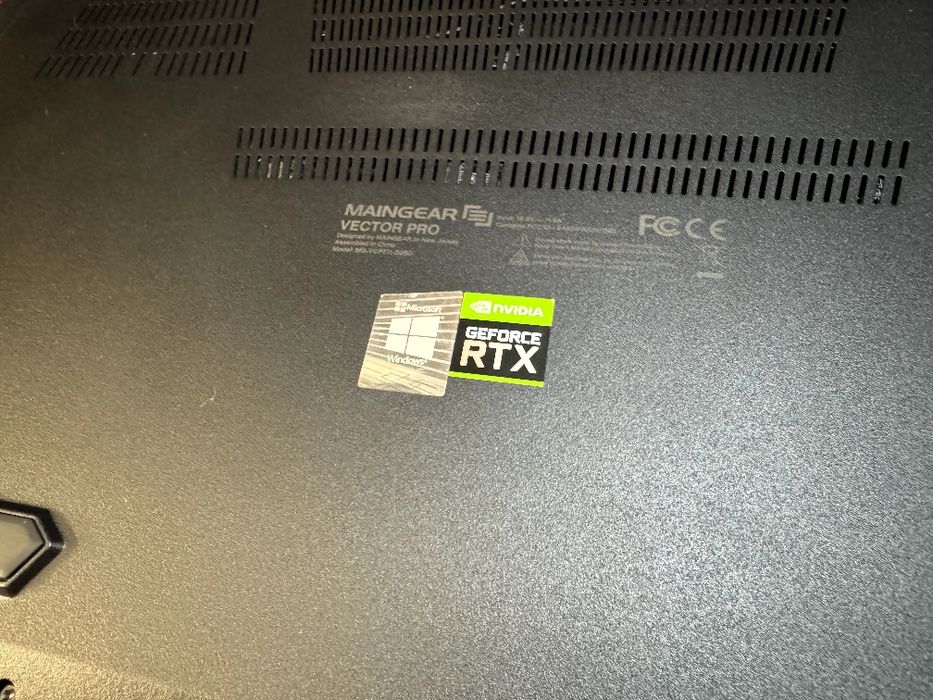 Продам ноутбук Maingear Vector Pro 17,3/ RTX3080 16Gb