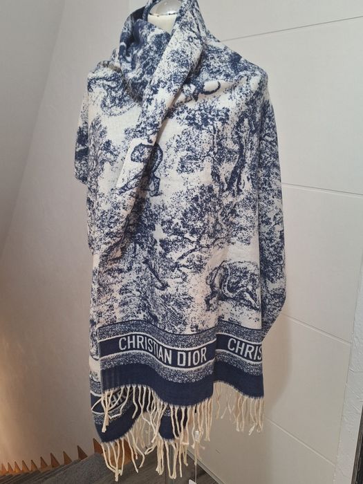 Christian  Dior  szal cudo