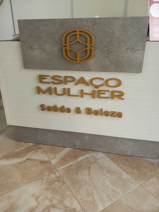 Reclamos Luminosos Acrílicos LED, Personalizados, Logos 3D, Corte CNC