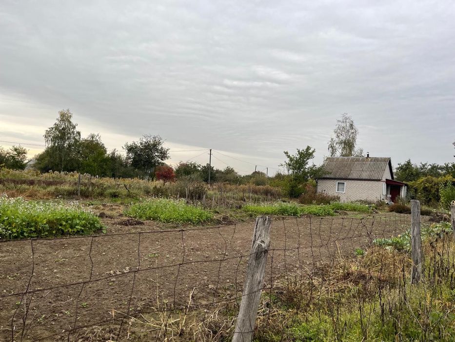 Дача з будиночком (на ветерані)