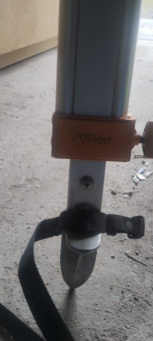 Statyw geodezyjny
