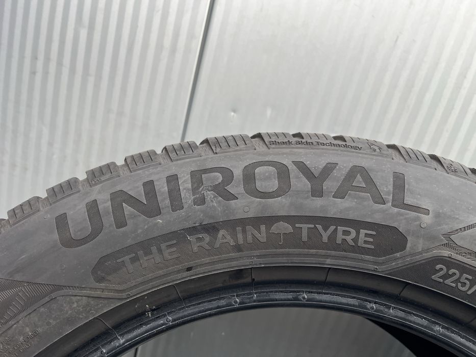 Uniroyal WinterExpert 225/60/17