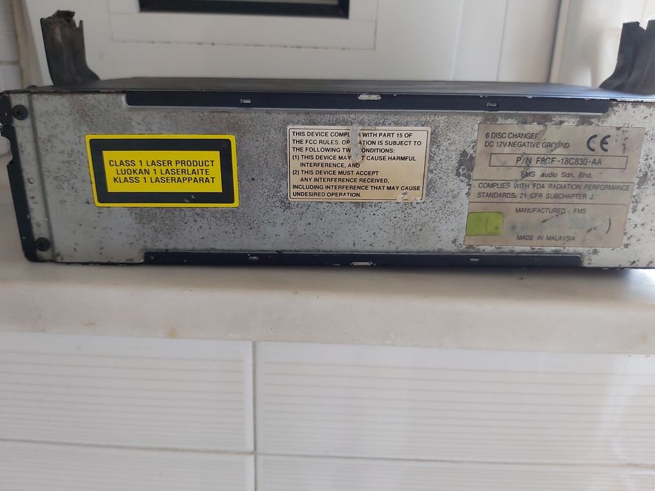 Caixa de 6cd's Ford Fiesta/Puma