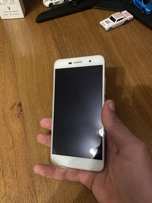 Телефон Huawei Y6 pro