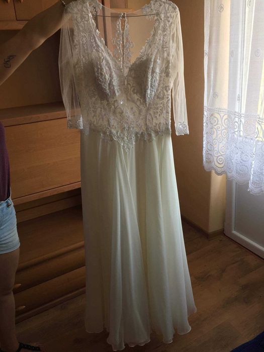 Sprzedam suknie ślubną ecru