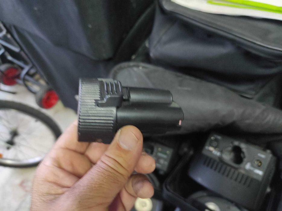 Vendo 4 leds a bateria com duas baterias cada led