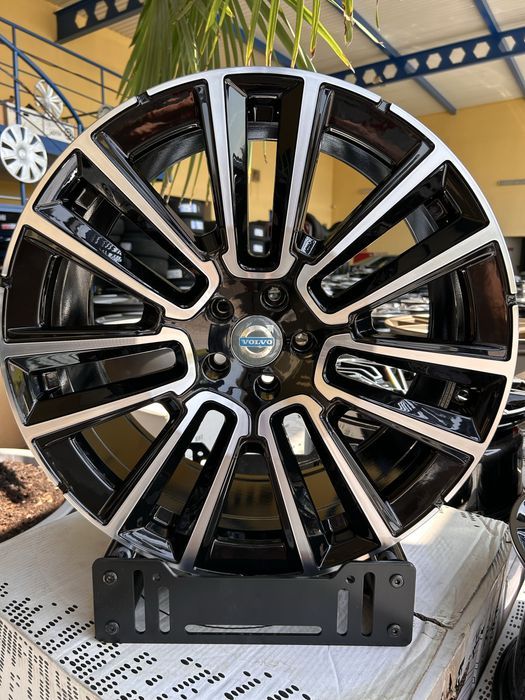 Felgi aluminiowe volvo 19 cali czarno-srebrne