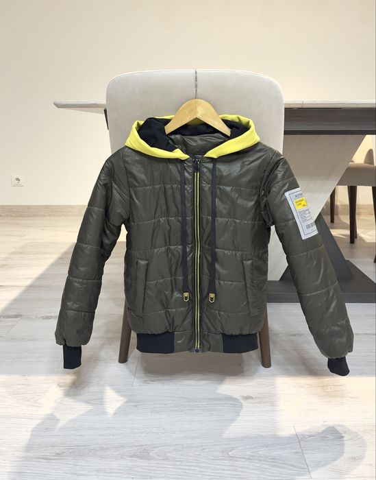 Куртка весна-осінь на хлопчика 134р