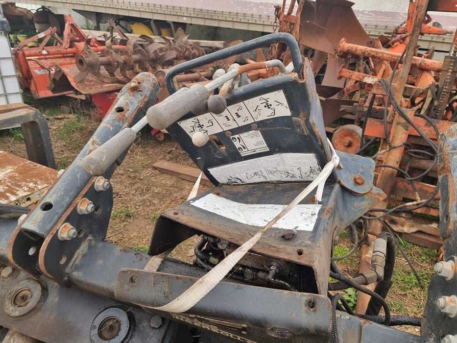 Retro escavadora para BOBCAT - Usada