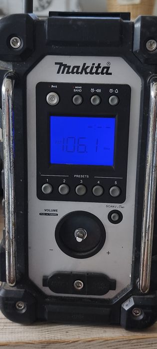 Radio Makita DMR 107