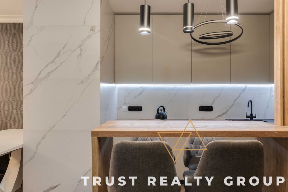 ЖК Лебединий, Ревуцького 40Г, S-80m. Нова, Позняки, Бажана