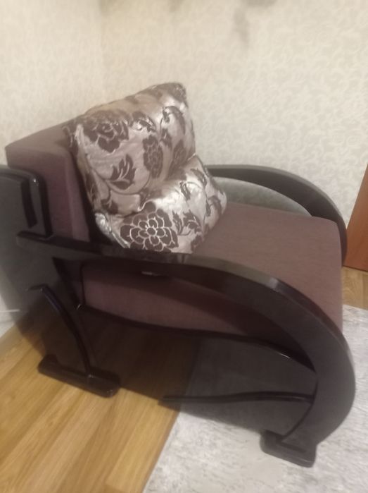 Продам якісне крісло