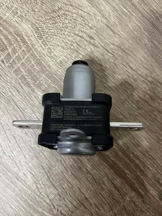 Запобіжник піропатрон Audi E-Tron Q7 Q8 8054001G 8054001F 8054002F