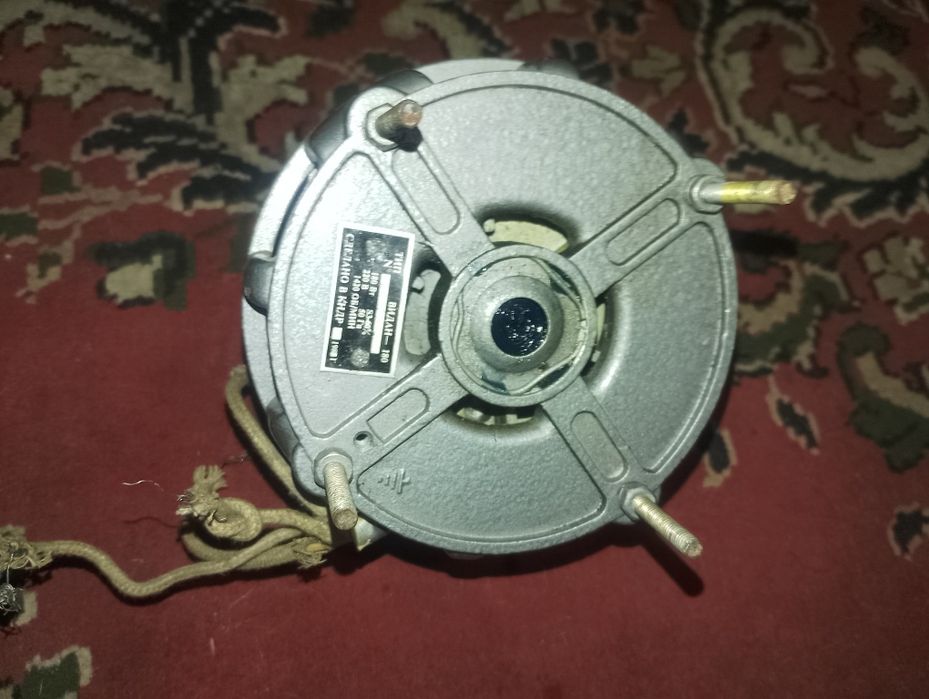 Мотор для пральної машинки , або підійде до наждака