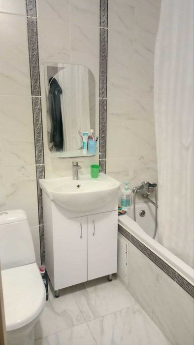 Квартира подобово, в центрі, біля міської ради.