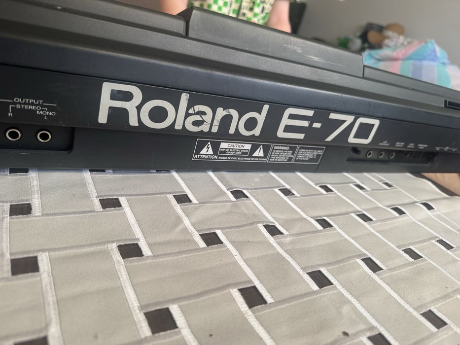 Keyboard Roland E-70