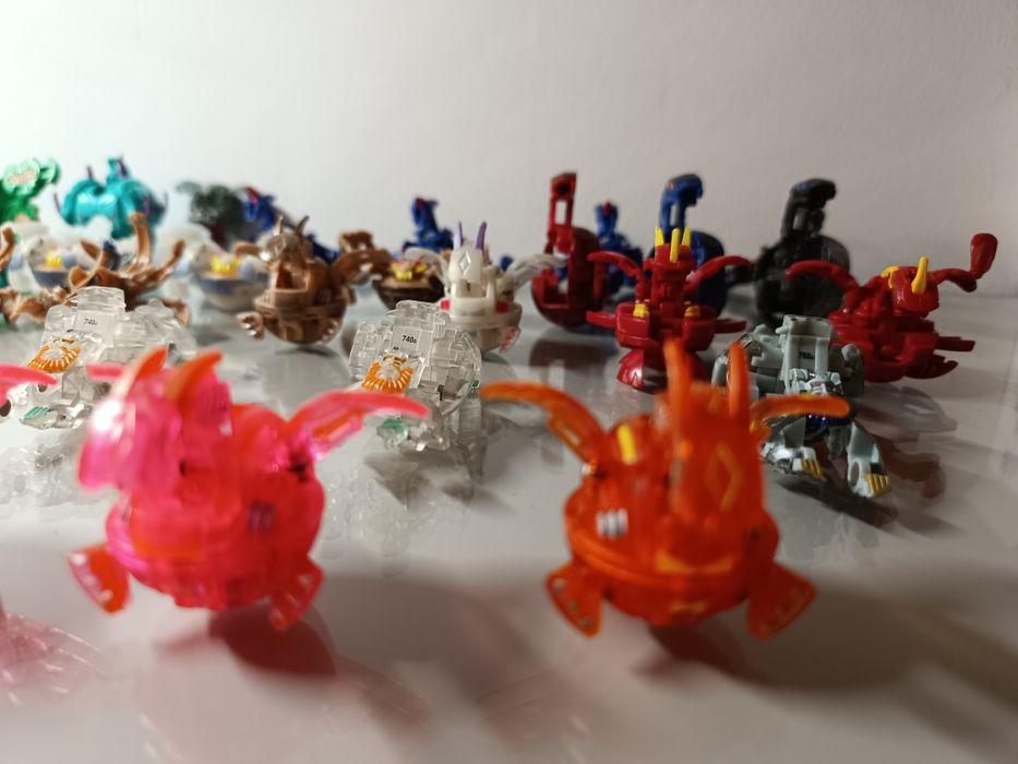 Mega Lote 40 Bakugan: Translucents e BakuSteel