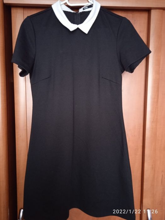 Czarna krótka sukienka