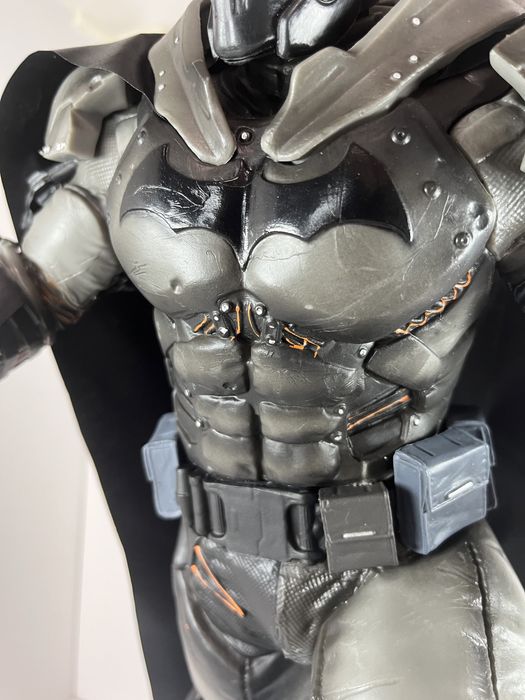 Фігурка Бетмен з гри Batman Arkham Origins з підсвіткою