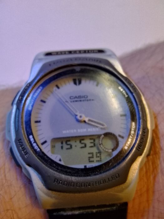 Zegarek casio  AVW-100