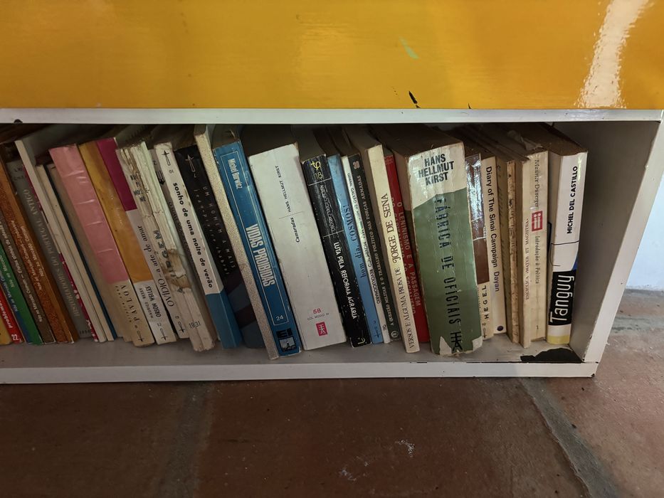 Livros de medicina e direito