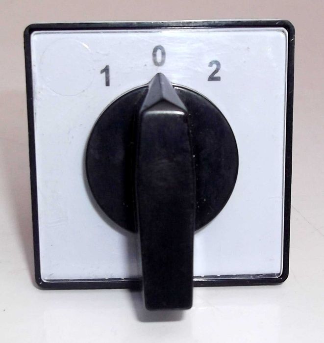 Przełącznik APATOR  4G10-201 – z samoczynnym powrotem do pozycji wyj.