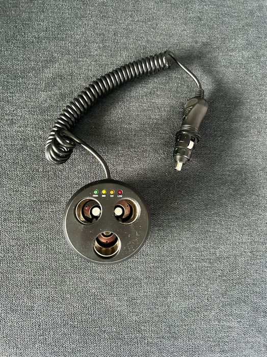 Rozdzielacz gniazda zapalniczki Hama