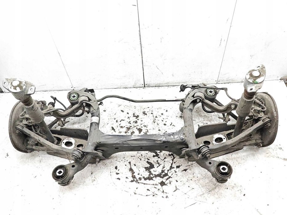 Audi A4 B9 Kombi Belka Sanki Wózek osi Tylnej