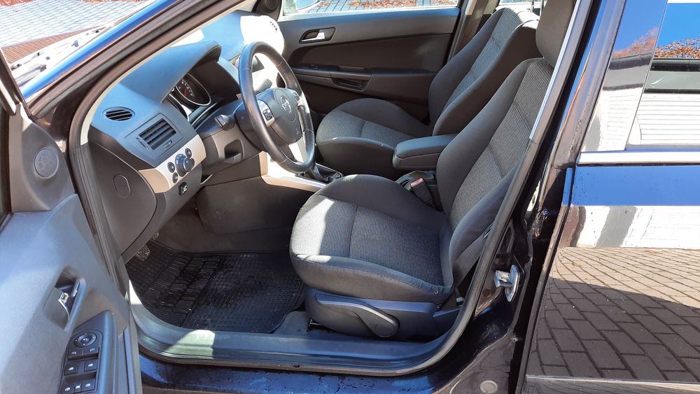Opel Astra Kombi 1.8 benzyna + LPG 2008r.