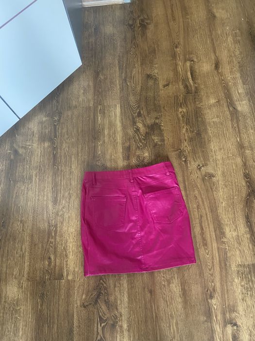 Różowa spodniczka Bershka S