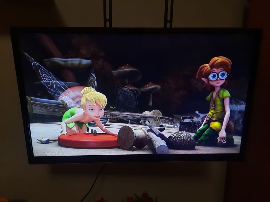 Sperzedam telewizja Hitachi 32