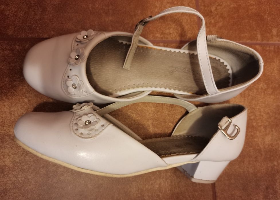 Buciki białe do komuni