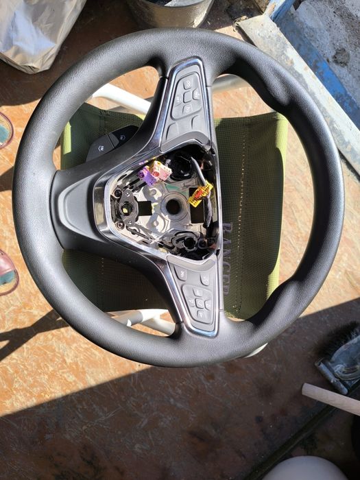 Руль зі шлейфом шевроле болт стан чудовий