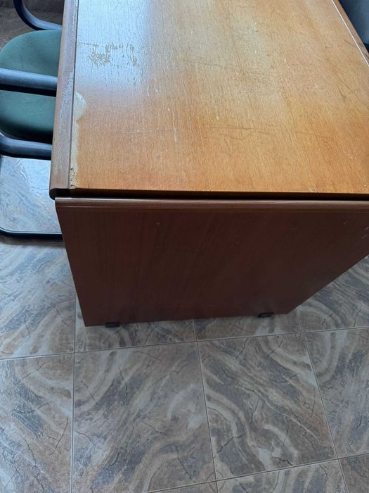 Duas Secretárias de madeira