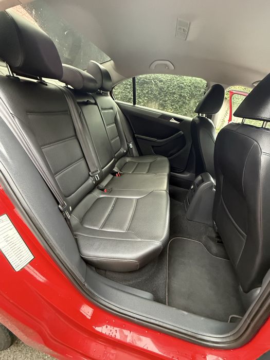 Продаж Volkswagen Jetta 2013