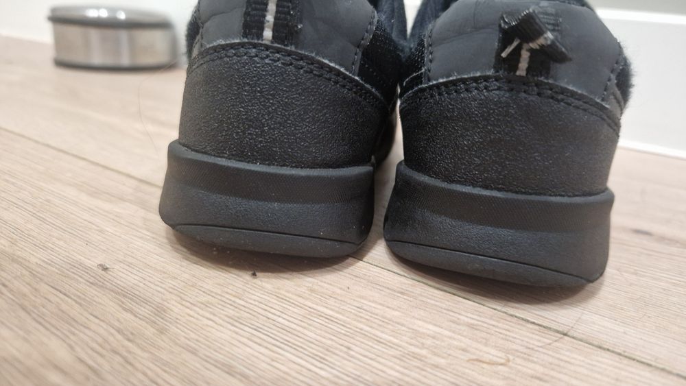 кросівки на хлопчика clarks