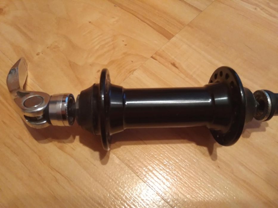 Przednia piasta Scott.