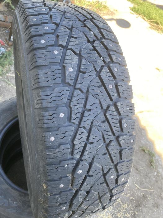 Зима 4шт 215/65R16C Nokian