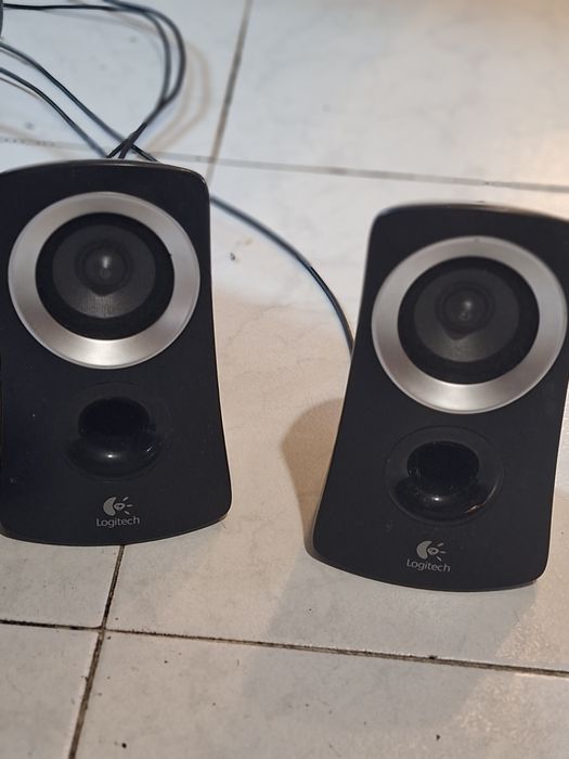 Colunas logitech 2.1