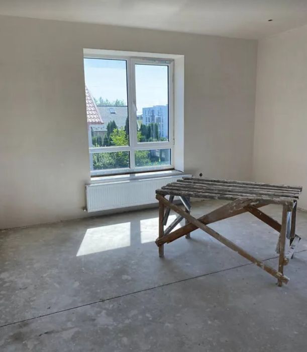 Продаж 2к квартири 77.4 кв. м на вул. Далека